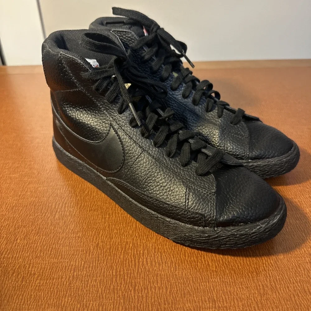 Nike Blazer Mid Triple Black‎ Casual Leather Sneakers 895850-001 - 7 Youth